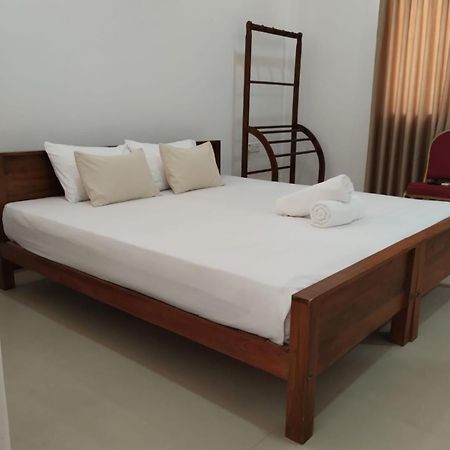 Urban Breeze Hotel Kundasale Luaran gambar