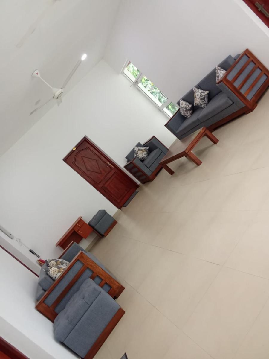 Urban Breeze Hotel Kundasale Luaran gambar
