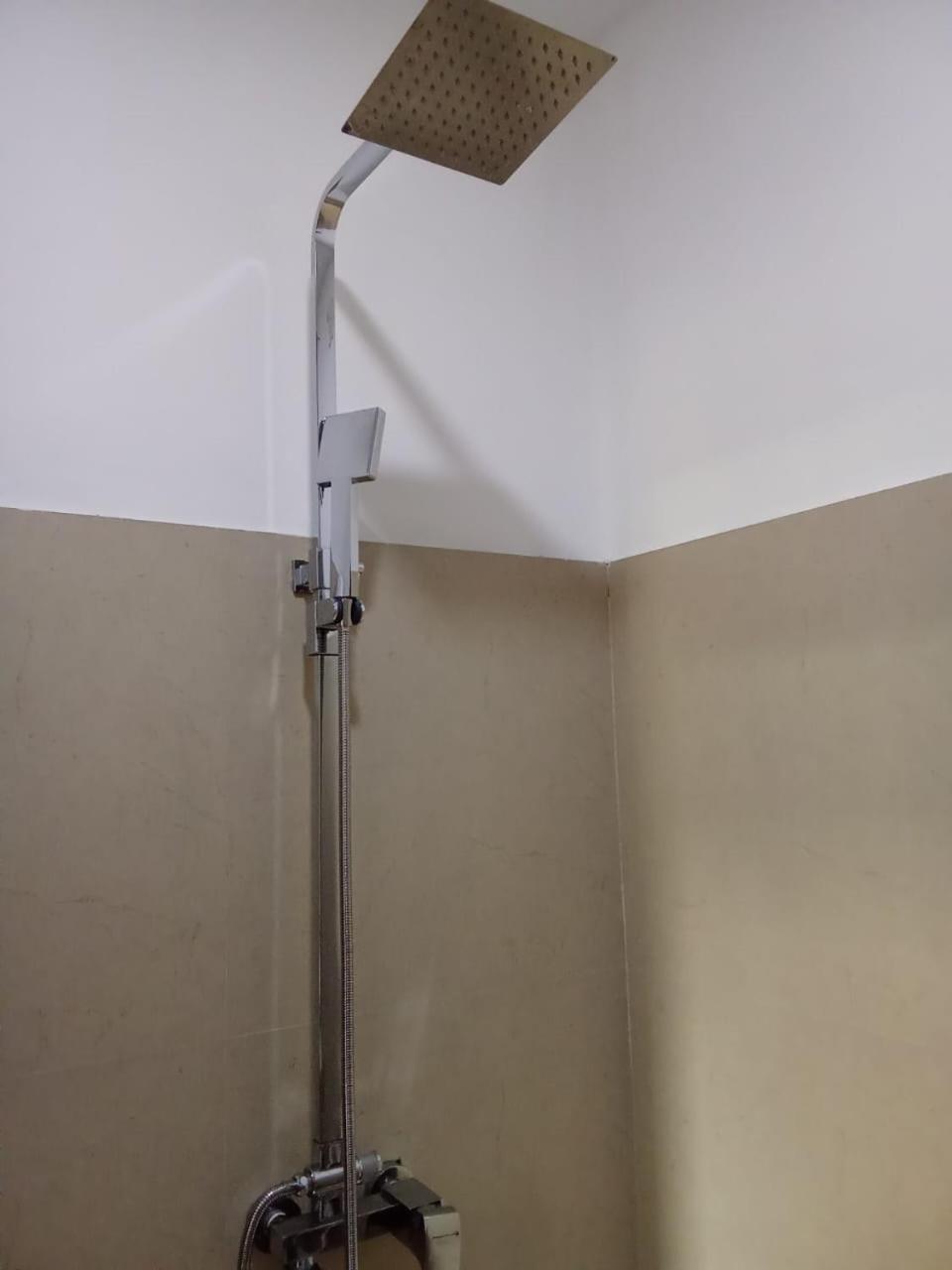 Urban Breeze Hotel Kundasale Luaran gambar