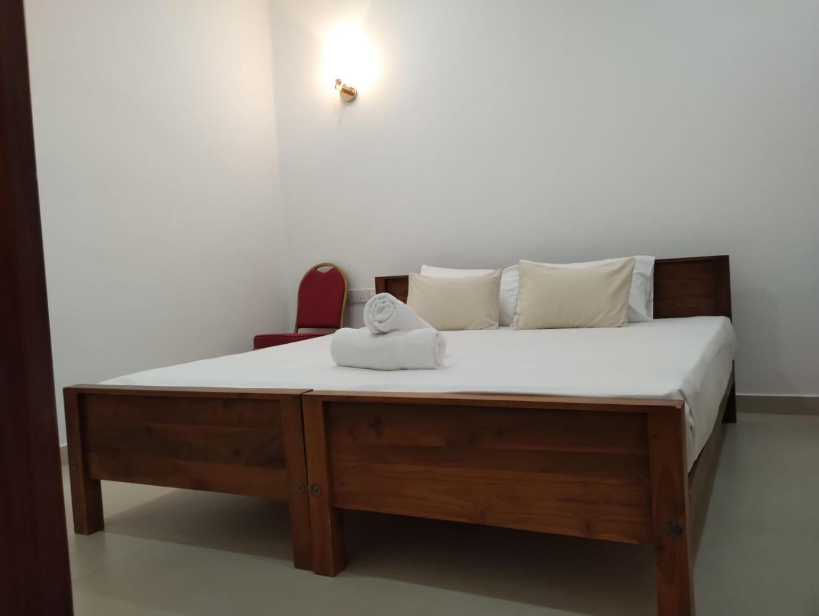 Urban Breeze Hotel Kundasale Luaran gambar