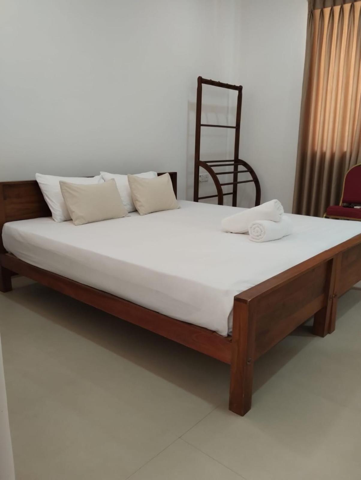 Urban Breeze Hotel Kundasale Luaran gambar